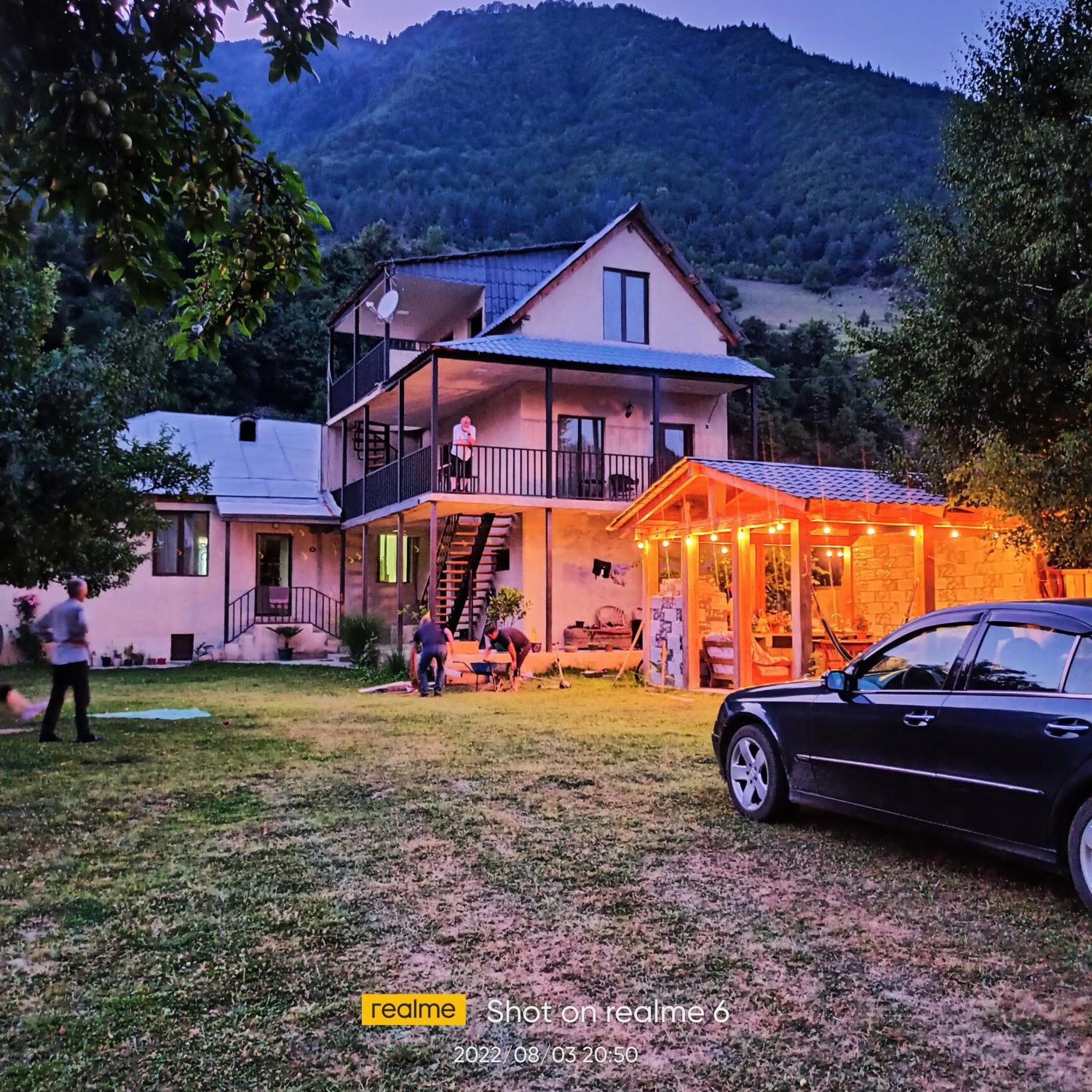 House B&B Mestia Bilik gambar